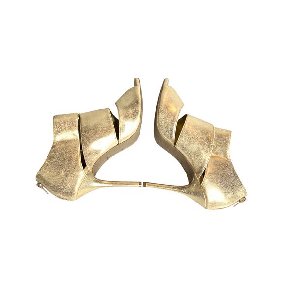 FIONI Gold Slip On Back Zip Sandal Heels Size 11 - Picture 5 of 9